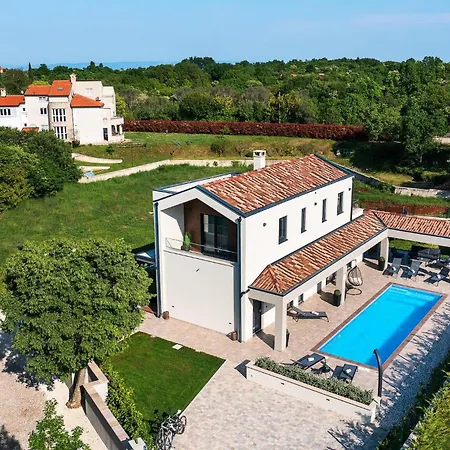 Nobu Hébergement de vacances *