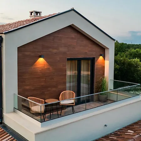Nobu Pula