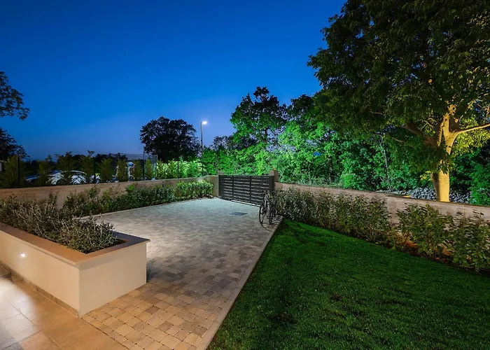 Nobu بيت للعطل بولا